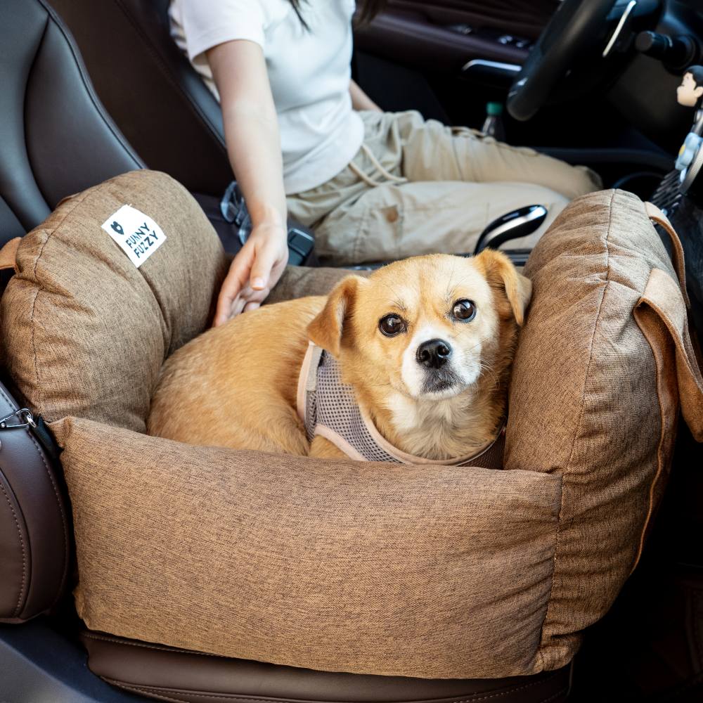 ComfyRide Dog Seat – Hundesitzbett mit Sicherheitsgurt & rutschfestem Boden für Auto & Zuhause