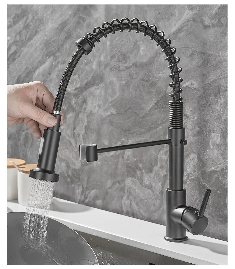 DUALFLOW Kitchen Tap – Moderner Küchenhahn mit Doppelausguss & elegantem Schwarz-Gold-Finish