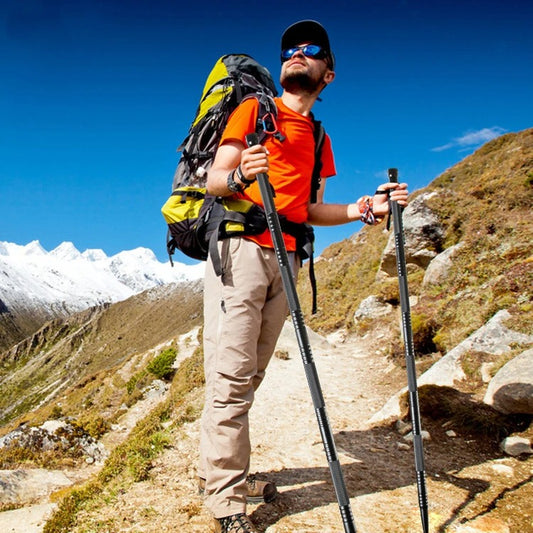 SURVIVAL TREKKER – Taktischer Wanderstock mit Multitool-Funktion für Outdoor & Notfälle