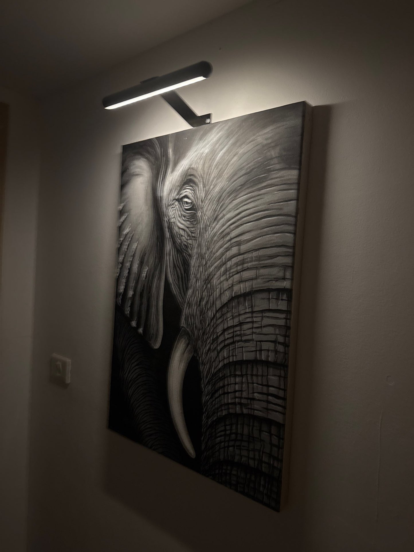 ArtGlow Drehbare LED-Wandleuchte – Kabellos & Stilvoll für jede Galerie-Wand