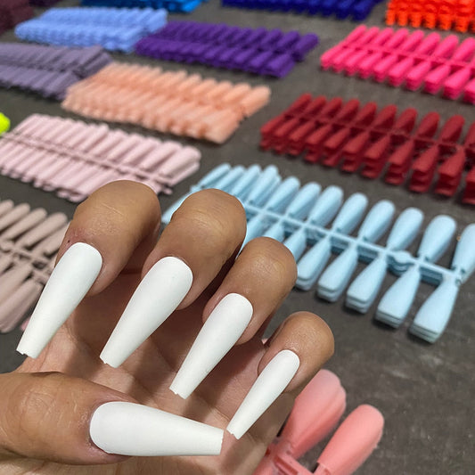 ChicNails - 24 Stück Künstliche Fingernägel Zum Aufkleben, Matte, Wiederverwendbar-1