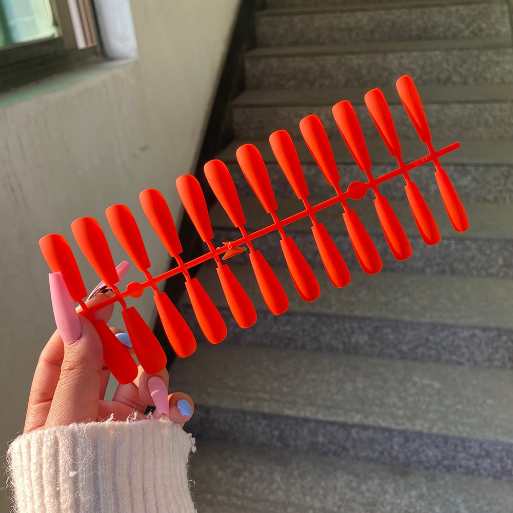 ChicNails - 24 Stück Künstliche Fingernägel Zum Aufkleben, Matte, Wiederverwendbar-5