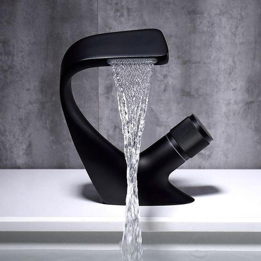 AQUACASCADE Basin Tap – Moderner Wasserfall-Waschbeckenhahn aus Messing für luxuriöse Badgestaltung