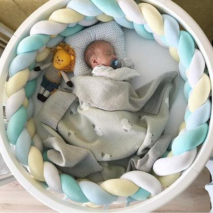 SnuggleNest – Gewebtes Babykopfkissen für sicheren und erholsamen Schlaf