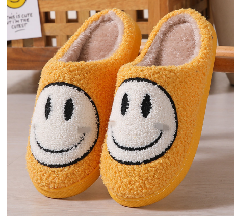 FluffysMile – Kuschelige Winter-Hausschuhe mit Smiley & verdickter Silikonsohle