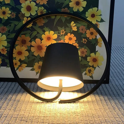 LUMIPEND – Wiederaufladbare LED-Pendelleuchte für Innen- & Außenbereiche